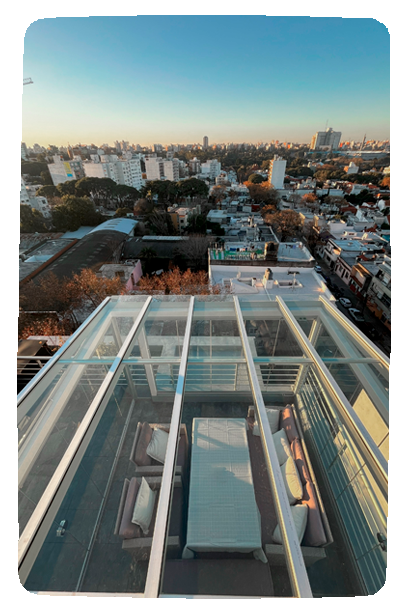 Cerramiento de terraza que maximiza la vista